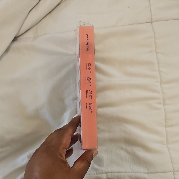 Real Techniques Rose Gold Makeup Brush Set - Picture 4 of 6